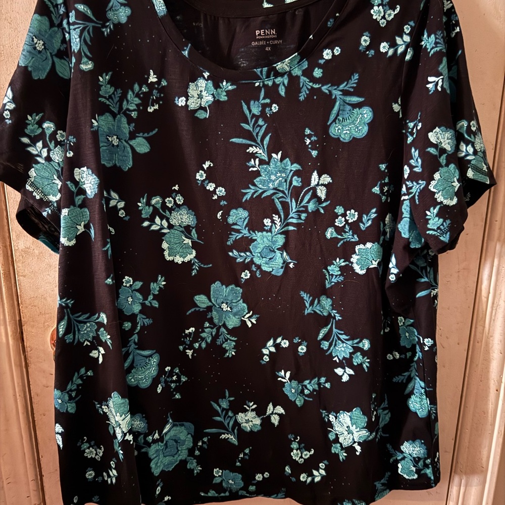 Penningtons Black and Teal Floral Short Sleeve Top